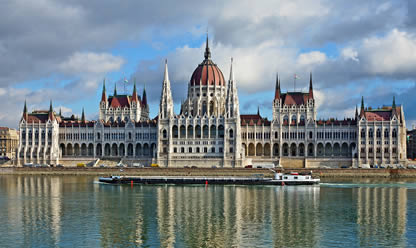 Viajes a HUNGRÍA, POLONIA Y FIORDOS LEGENDARIOS 2025 en español | Agencia de Viajes Festival